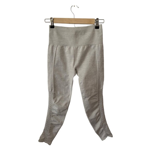 Fabletics Sync High-Waisted Leggings Perforated Side Light Grey Heather ~Small - Picture 1 of 12